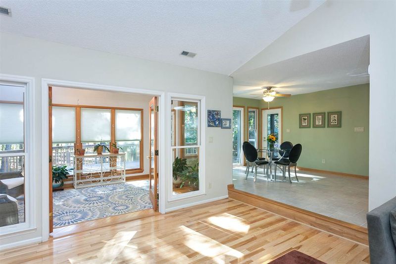 1009 Whitney Springs Ct, Holly Springs, NC 27540