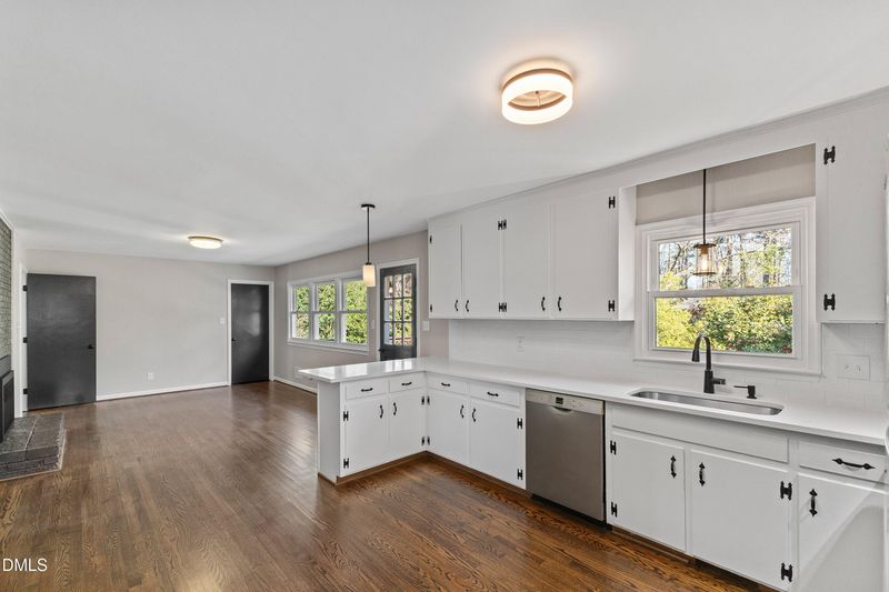 1009 Wilshire Dr, Cary, NC 27511