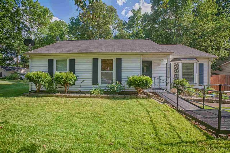 101 Abbott Ln, Cary, NC 27513