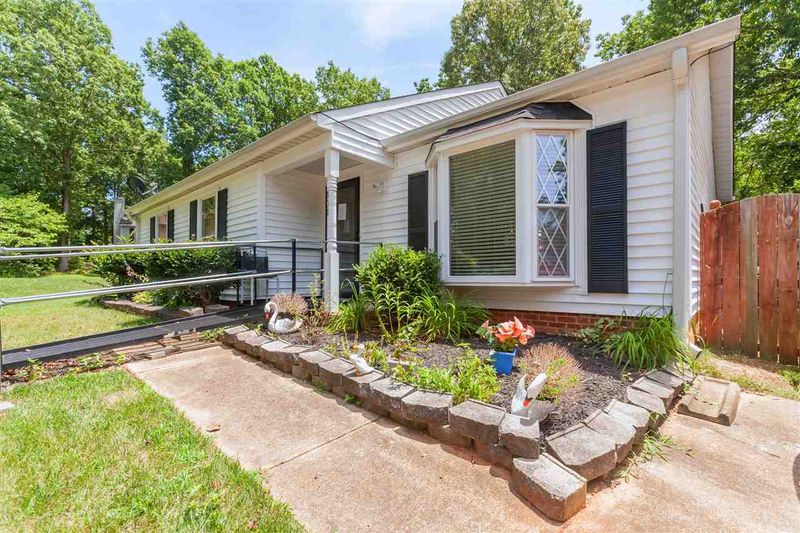 101 Abbott Ln, Cary, NC 27513