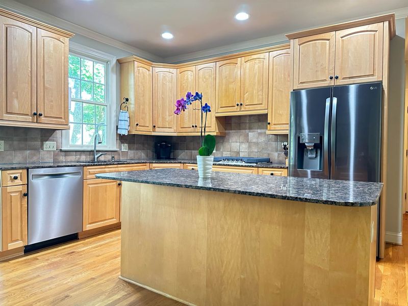 101 Alta Ct, Chapel Hill, NC 27514