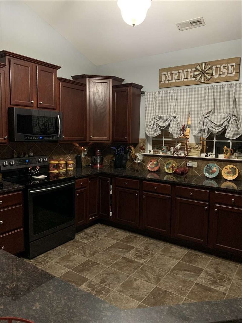 101 Antila Ct, Garner, NC 27529