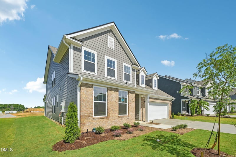 101 Appleseed Dr, Lillington, NC 27546