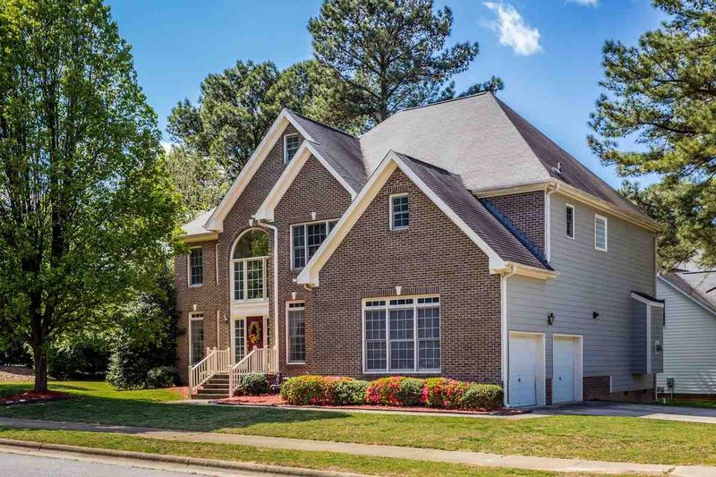 101 Arbordale Ct, Cary, NC 27518