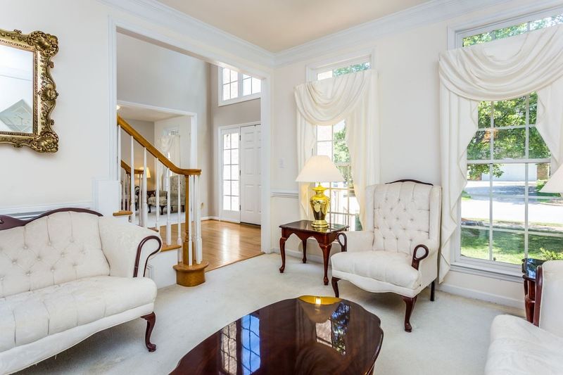 101 Arbordale Ct, Cary, NC 27518