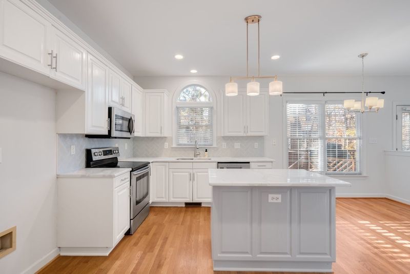101 Atterbury Ln, Cary, NC 27518
