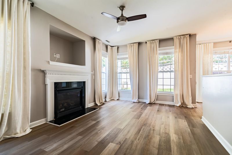 101 Bartlett Cir, Hillsborough, NC 27278