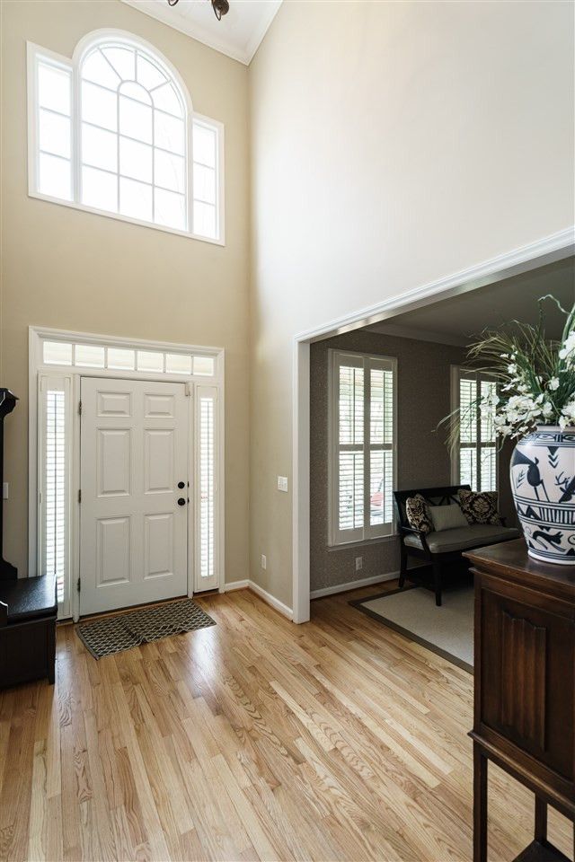 101 Bayview Dr, Chapel Hill, NC 27516