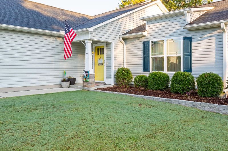 101 Belle Meade Ct, Benson, NC 27504
