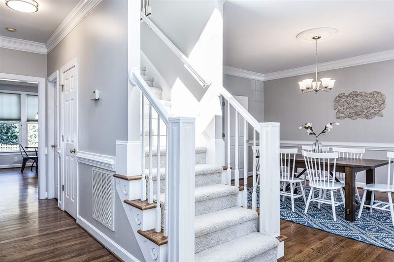 101 Benwell Ct, Cary, NC 27519