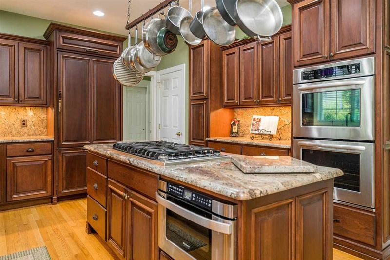 101 Billington Ct, Cary, NC 27519
