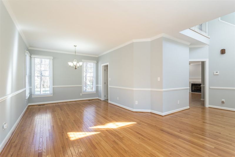 101 Blakely Dr, Chapel Hill, NC 27517