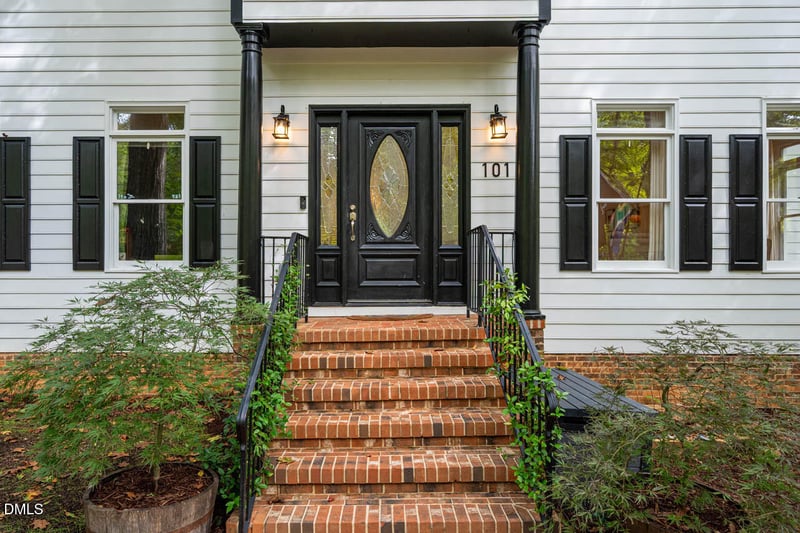 101 Braswell Ct, Chapel Hill, NC 27516