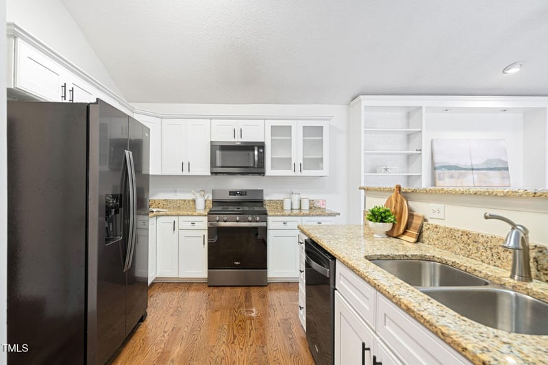 101 Breckenwood Dr, Cary, NC 27513