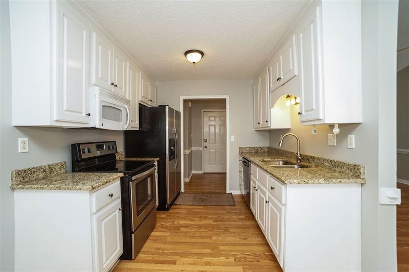 101 Breland Dr, Clayton, NC 27520