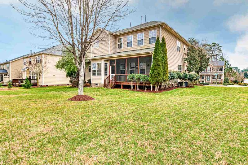 101 Briarfield Dr, Apex, NC 27502