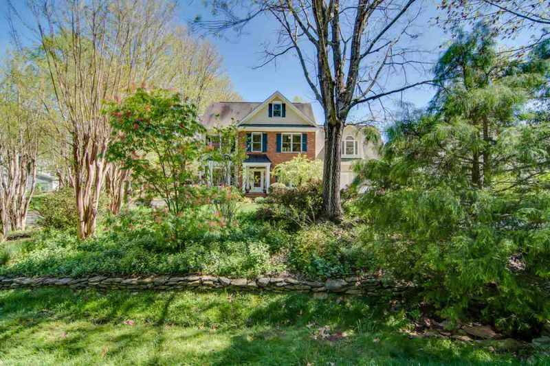 101 Buckeye Ln, Chapel Hill, NC 27516