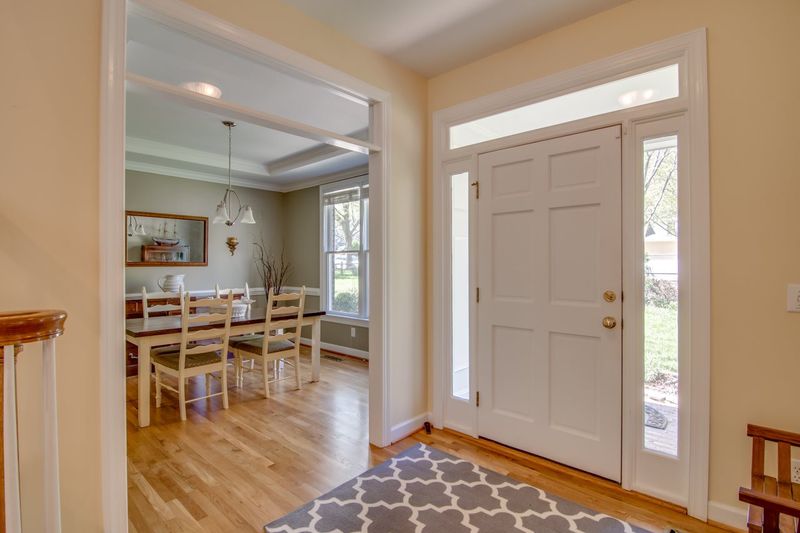 101 Buckeye Ln, Chapel Hill, NC 27516