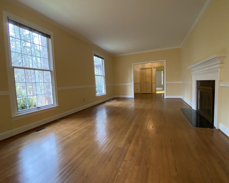 101 Burnwood Ct, Chapel Hill, NC 27514
