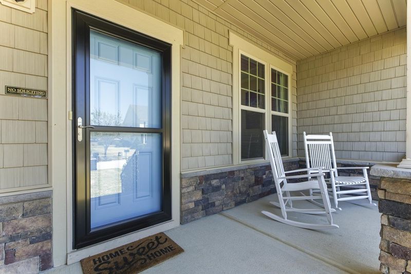 101 Cabot Dr, Holly Springs, NC 27540