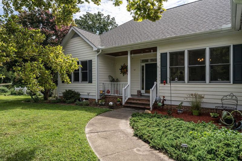 101 Candlelight Ct, Durham, NC 27707