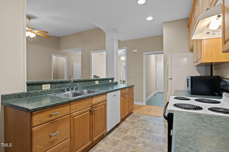 101 Cedar Creek Ln, Youngsville, NC 27596