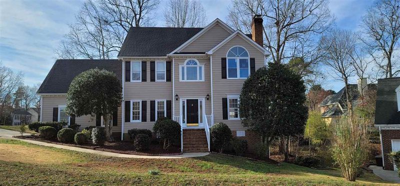 101 Centerville Ct, Cary, NC 27513