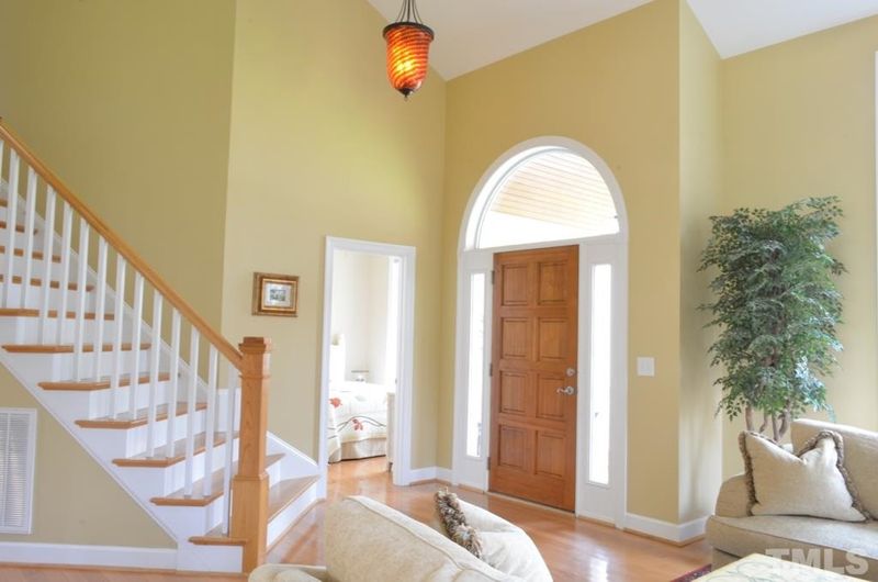 101 Chardonnay Ln, Cary, NC 27511