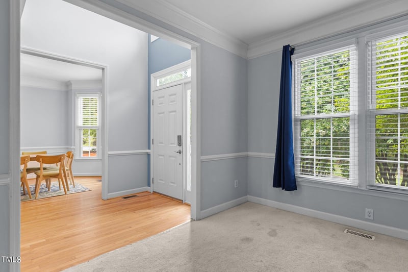 101 Chatsworth St, Cary, NC 27513