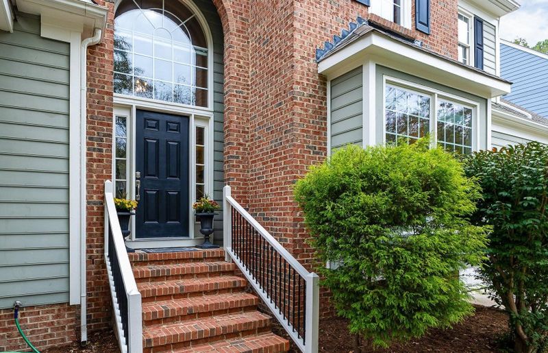 101 Chessington Ct, Cary, NC 27513