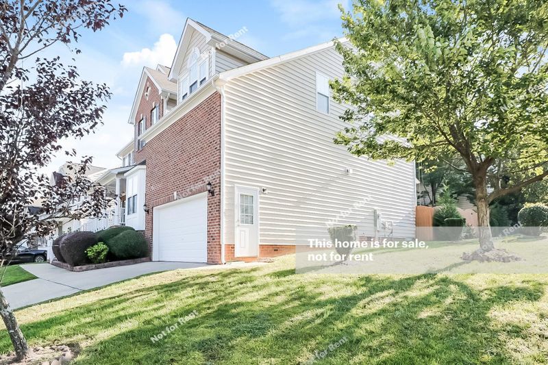 101 Chieftain Dr, Holly Springs, NC 27540