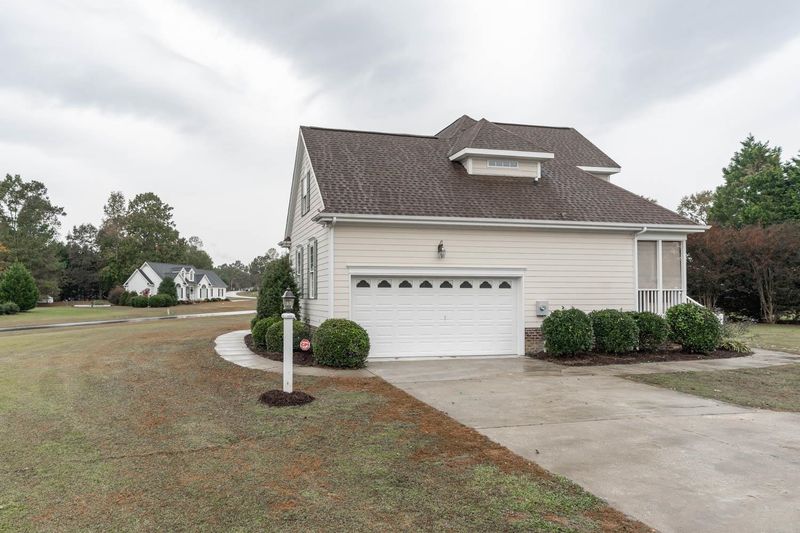 101 Christopher Dr, Clayton, NC 27520