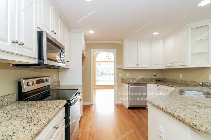 101 Claire Dr, Clayton, NC 27520