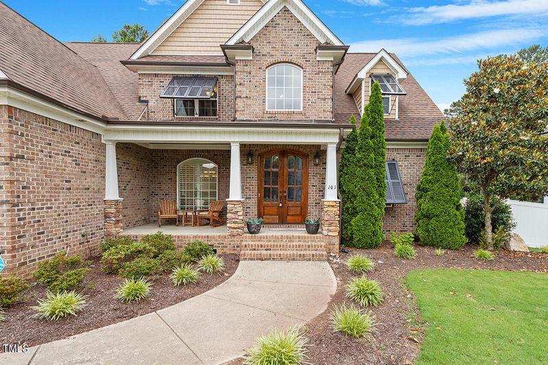 101 Claymore Dr, Clayton, NC 27527