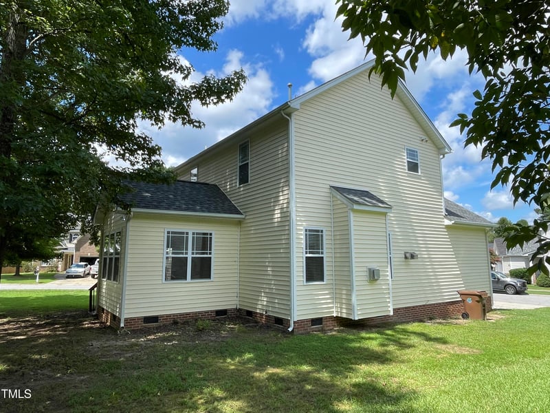 101 Covenant Rock Ln, Holly Springs, NC 27540