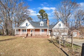 101 Creekside Dr, Selma, NC 27576