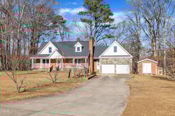 101 Creekside Dr, Selma, NC 27576