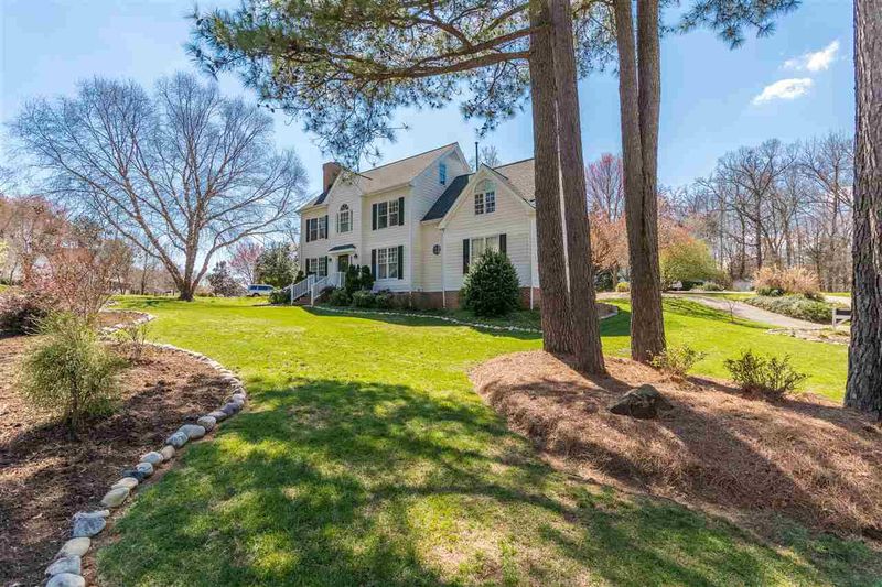101 Crofton Springs Pl, Chapel Hill, NC 27516