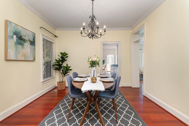 101 Cross Creek Dr, Chapel Hill, NC 27514