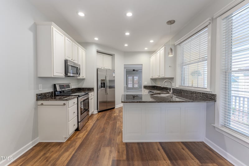 101 Crystal Brook Ln, Cary, NC 27519