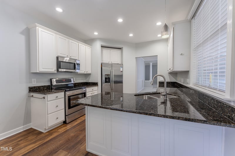 101 Crystal Brook Ln, Cary, NC 27519