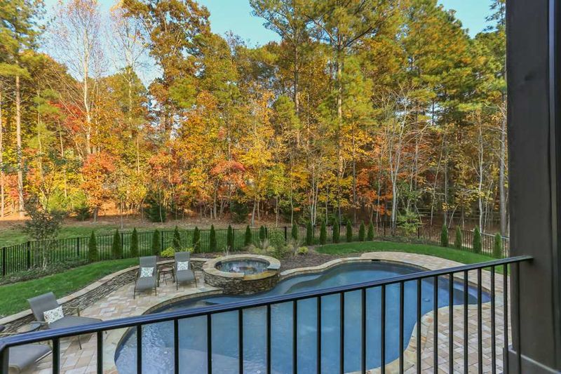 101 Dartmoor Ln, Raleigh, NC 27614