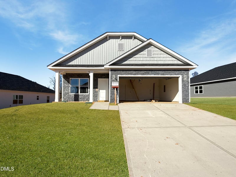 101 Decatur Dr, Fuquay Varina, NC 27526