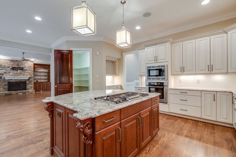 101 Devonhall Ln, Cary, NC 27518