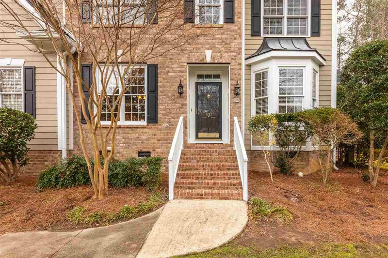 101 Draymore Way, Cary, NC 27519