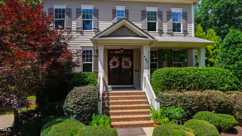 101 Eden Glen Dr, Holly Springs, NC 27540