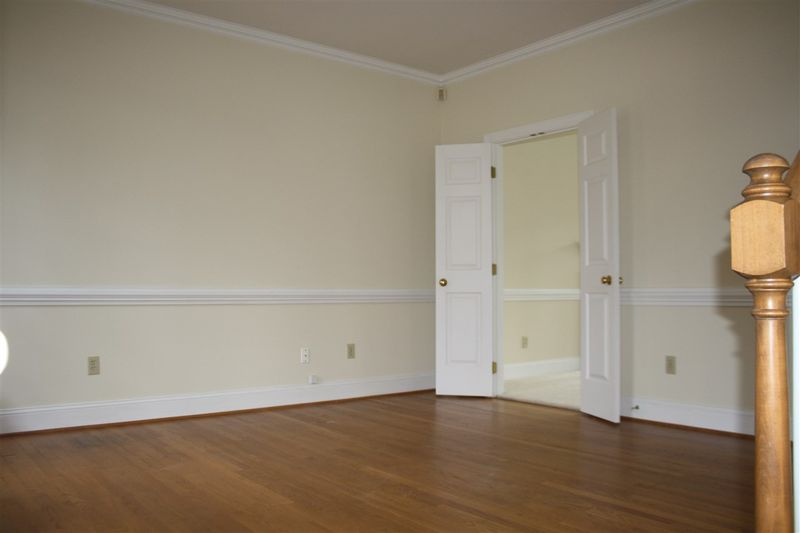 101 Flemington Ct, Cary, NC 27518