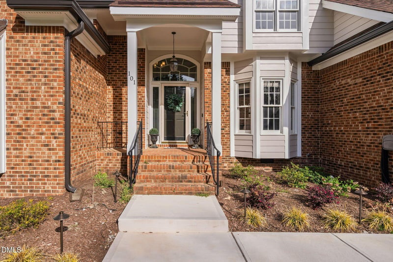 101 Flying Hills Cir, Cary, NC 27513
