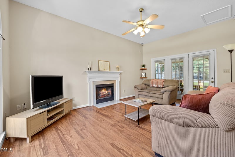 101 Gatepost Ln, Cary, NC 27513