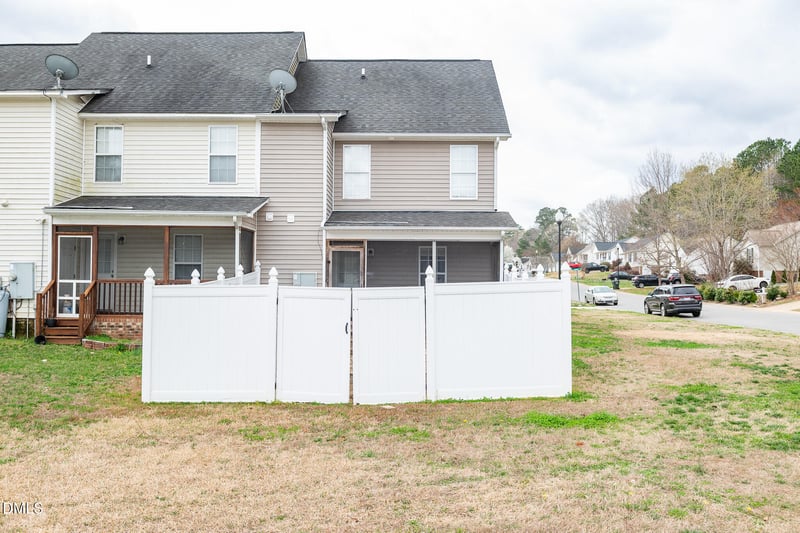 101 Gatwick Ct, Clayton, NC 27520